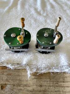 lot 5476 image: vintage fishing reels