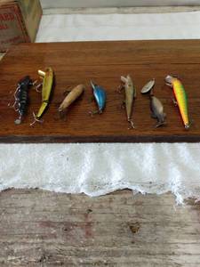 lot 5489 image: vintage fishing lures