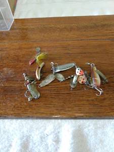lot 5492 image: vintage fishing lures