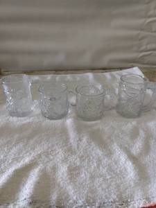 lot 5505 image: McDonalds Batman collectors glasses