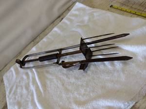 lot 5515 image: large mole trap