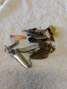 lot 5526 image: vintage fishing lures