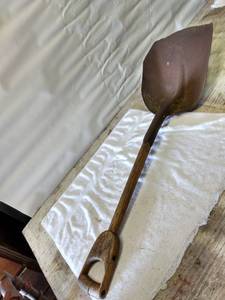 lot 5530 image: vintage scoop shovel