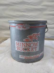 lot 5778 image: Old Pal Minnow Bucket