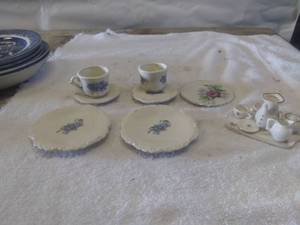 lot 5795 image: Vintage Miniature Tea Set