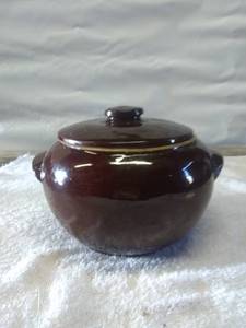 lot 5797 image: Vintage Bean Pot