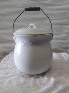 lot 5821 image: Vintage Pot