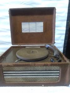 lot 5828 image: Vintage Crank or Plug in Record Player