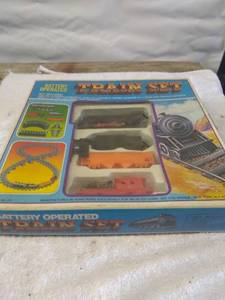 lot 5834 image: Vintage Battery Operated Train Set