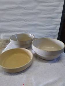 lot 5816 image: Crock Bowls