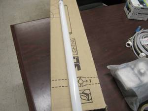 lot 1612 image: New Lot of 25 SLI SYLVANIA LIGHTING F17T8741 17W Fluorescent Lamps