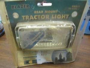 lot 1537 image: Blazer C8011 Rear Mount Tractor Light with Trapezoid Beam NEW OLD STOCK