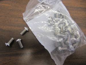 lot 1624 image: 516-18 x 58 Button Socket Cap Screw Allen Hex Drive Stainless Steel Qty 25