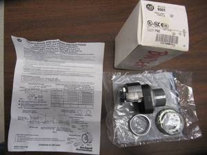 lot 1558 image: NEW 2 Allen Bradley 800T-P46 Pilot Light Type - XFMR 480V 6050Hz - wo Cap -4, 13