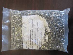 lot 1557 image: NEW (500) M4- .70 x14 mm Socket  Allen Head Cap Screw Stainless Steel Full Thread