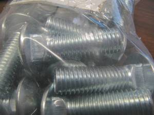 lot 1546 image: Lot of 24  - 58-11 x 2 Coarse Thread Grade 5 Carriage Bolt Zinc Plated NEW