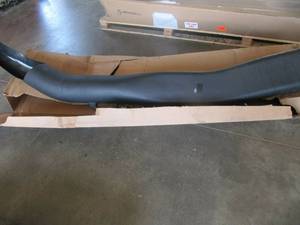 lot 1531 image: NEW JOHN DEERE SMALL CHASSIS MATERIAL COLLECTION SYSTEM CHUTE LVB24957 New In Box ,