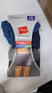 lot 62086 image: 4 tagless boxer briefs Size large