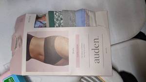 lot 62089 image: Auden briefs xs set of 6