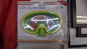 lot 62115 image: Kids Swim Masks 5 years