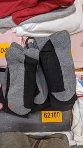 lot 62147 image: Hanes Mens Tube Socks
