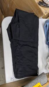 lot 62161 image: universal thread high-rise skinnies