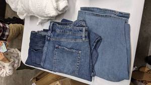 lot 62162 image: Misc Jeans
