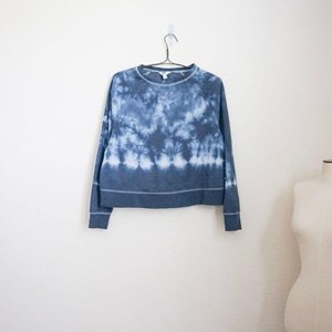 lot 62153 image: Joy Lab Blue tie dye sweatshirt size small