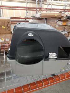 lot 59751 image: Omega Paw litter box