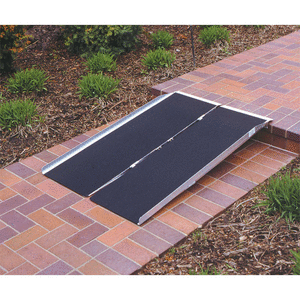 lot 65263 image: Prairie View Industries SFW430 Portable Singlefold Ramp, 4 ft x 30 in