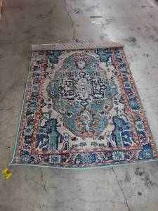 lot 65404 image: 6 ft x 4 ft multicolored rug