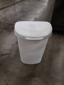 lot 65438 image: Rubbermaid white 13 gallon trash can