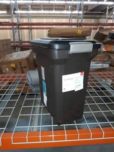 lot 65460 image: Pet food storage bin
