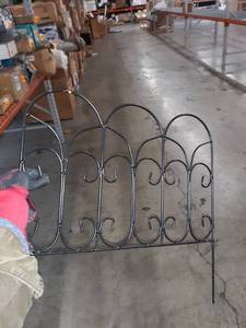 lot 65470 image: pack of 25 iron garden stake mini fences