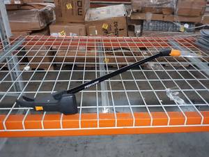 lot 65473 image: Fiskars manual trimmer
