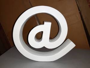 lot 5696 image: White Resin  Symbol