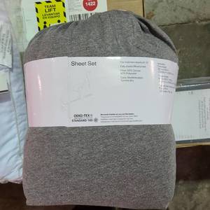 lot 55816 image: Room Essentials Heather Jersey Sheet Set - Ebony (Queen)