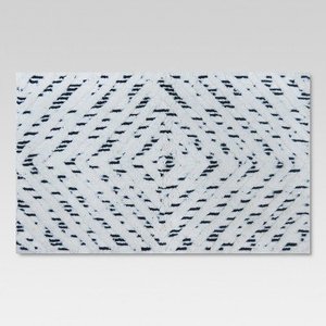 lot 55837 image: Diamond Bath Rug (20x34) BlackWhite - Threshold�