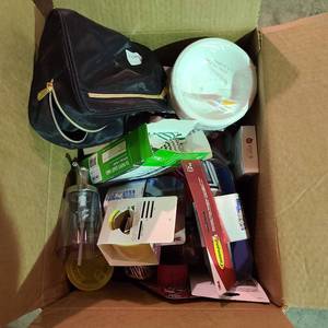 lot 55847 image: Miscellaneous box of a little bit of everything