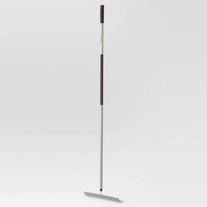 lot 55868 image: Fiskars Ergo Aluminum Garden Rake (60)