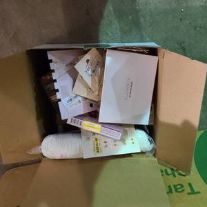 lot 55905 image: random box of beauty item and jewelry random