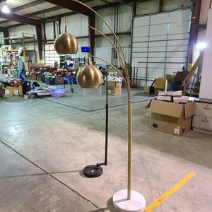 lot 55909 image: Gold Globe Lamp - as-is needs new electrical cord