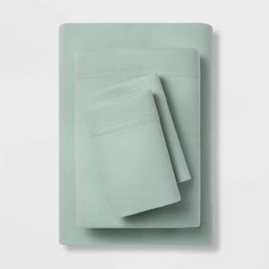 lot 68178 image: Twin XL Solid Jersey Sheet Set Mint - Room Essentials