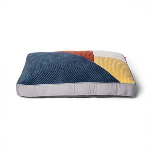 lot 68192 image: Gusset Pillow Dog Bed - L - Boots & Barkley