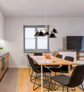 lot 68237 image: Scott Living Alton 5-light Matte Blacksoft Gold Moderncontemporary Chandelier