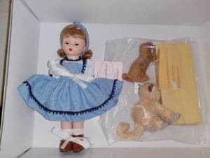 lot 4901 image: Madame Alexander Pop Goes The Weasel Doll Set In Box