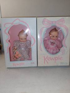 lot 4923 image: Lot Of 2 Cameos Kewpie Dolls In Box