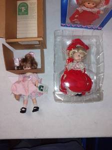 lot 4926 image: Nice Lot Of 2 Dolls Ginny And Robin Woods