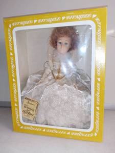 lot 4930 image: Vintage Effanbee Women of the Ages Queen Elizabeth in Box