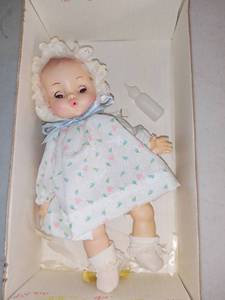 lot 4932 image: Vintage Effanbee Doll
